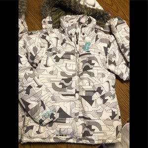 Forum snow boarding coat, like new.